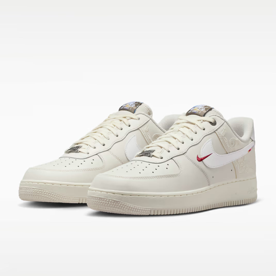 Nike Men's Air Force 1 '07 SE LNY
