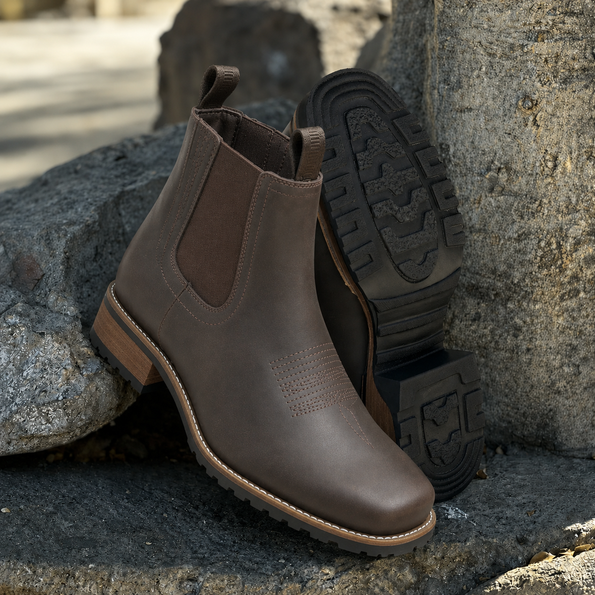 Men's Chelsea boots with elastic gores and pull tabs