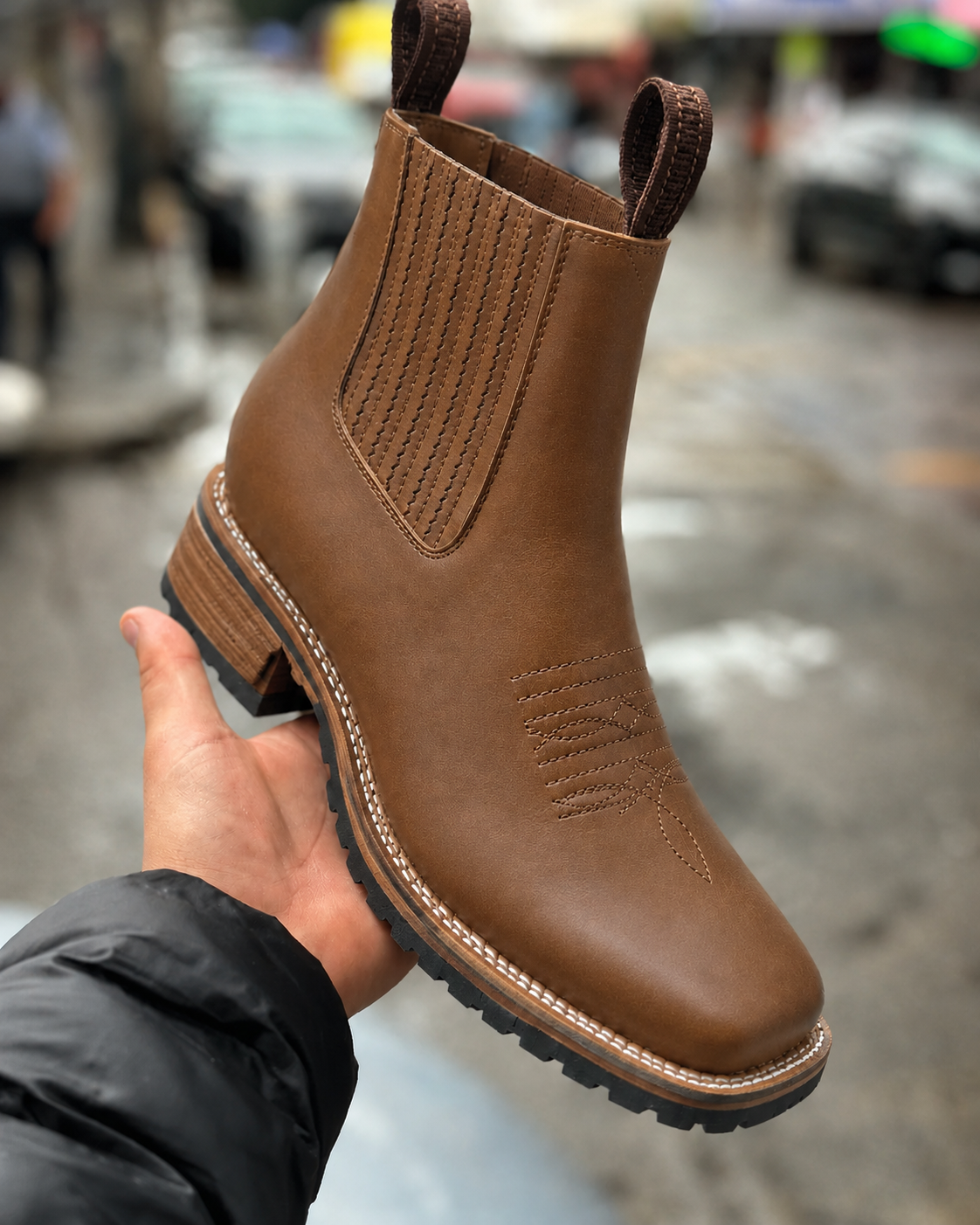 Men's Chelsea boots with elastic gores and pull tabs in Light Brown
